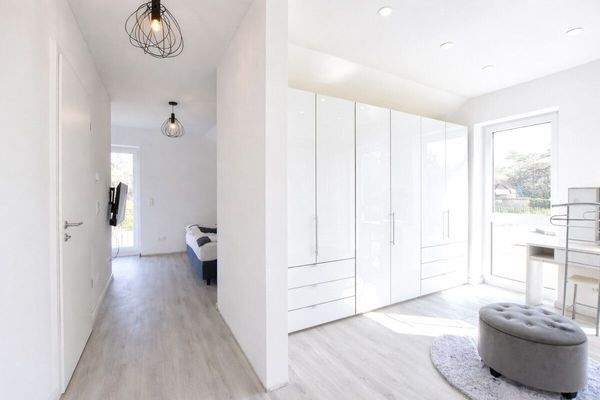 Schlafzimmer 2 + Kleiderschrank (DG)