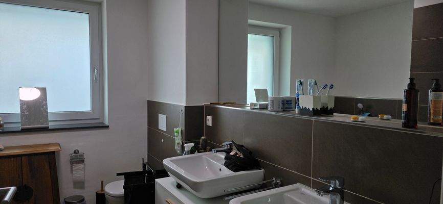 Bad mit Doppelwaschbecken