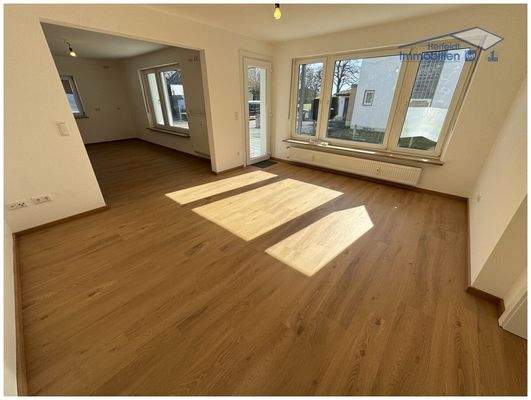 Heller, lichtdurchluteter Wohn-Ess-Bereich