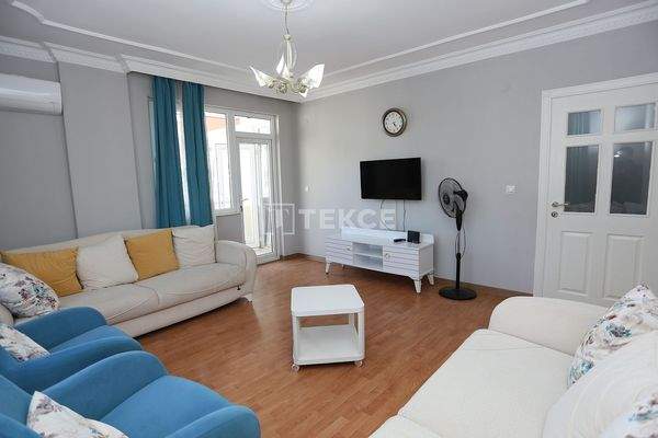 Furnished Apartment in a Complex with Parking Lot in Antalya