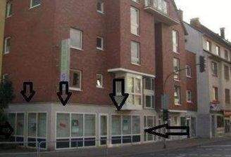 Hausansicht von der Straße.