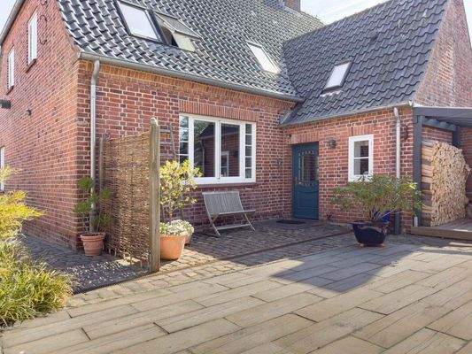 Eingangsbereich mit Terrasse