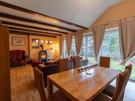 2. Wohn- und Essbereich