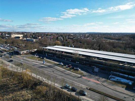S- und U-Bahn fußläufig