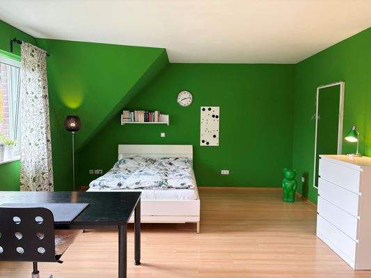 Geräumiges Jugendzimmer