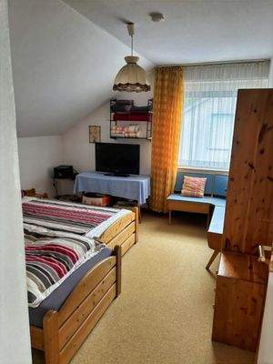 zweites Zimmer im Dachgeschoss