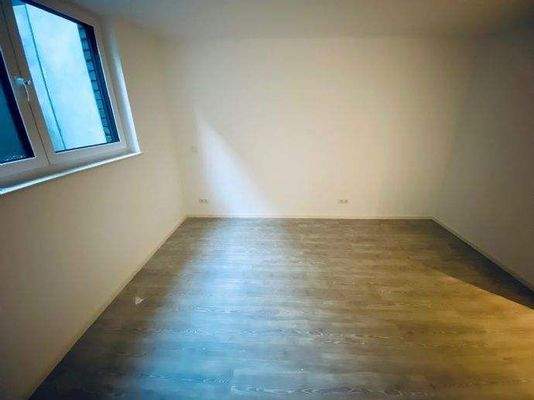 Schlafzimmer 2, Souterrain