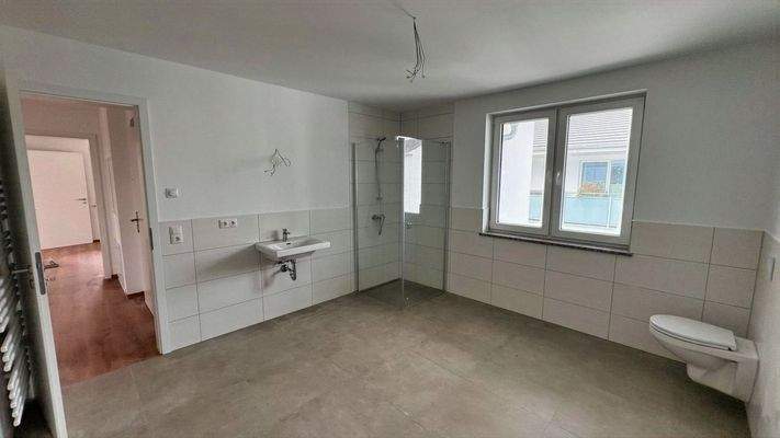 großzügiges Badezimmer