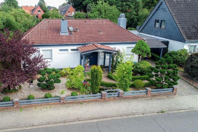 Großzügiger Bungalow mit Bauland