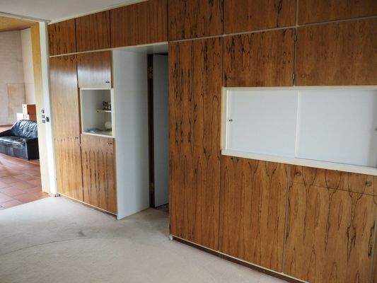 Esszimmer - Einbauschränke und Durchreiche zur Küche