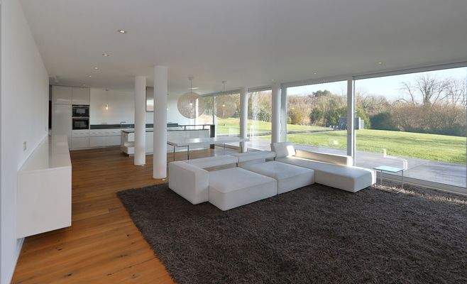 Wohn-Essbereich und offene Küche