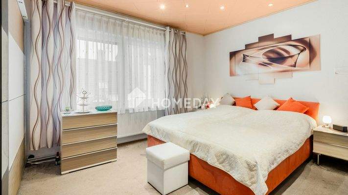 1. OG Schlafzimmer 1