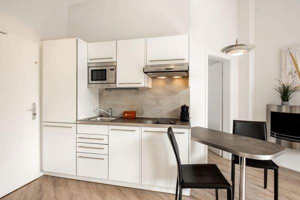 Voll ausgestattete Küchenzeile