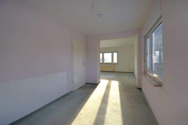 13 Blick ins Wohnzimmer.JPG