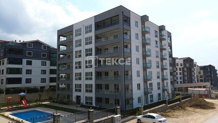 3-Bedroom Spacious Real Estate in a Calm Area in Bursa