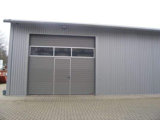 Einfahrt über Sektionaltore