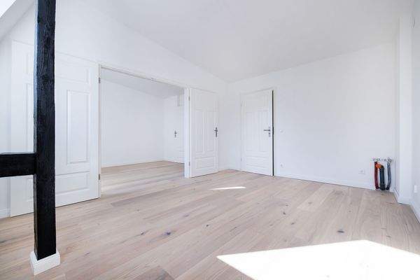 WE8 Zimmer vorne mit Küchenanschluss