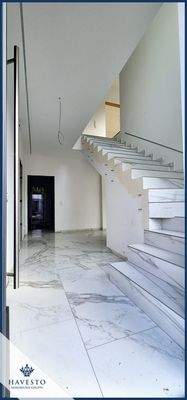 Blick in den wunderschönen Eingangsbereich