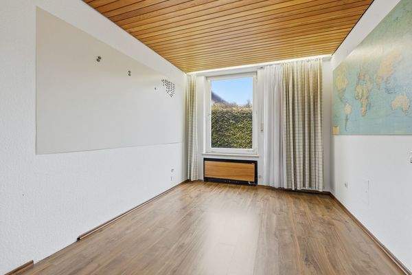 Erdgeschoss: Büro/Kinderzimmer