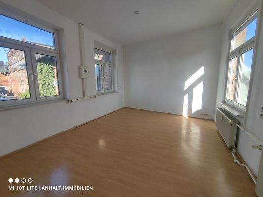 Eingang 4 - Einheit links