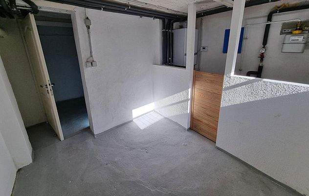 Technikraum zum Kellerflur