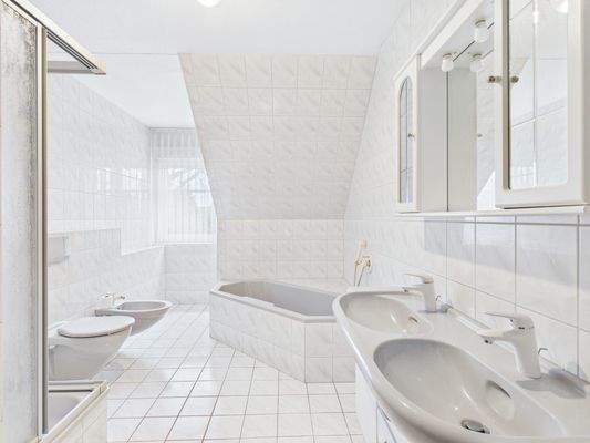 1. Haushälfte - Vollbad im OG