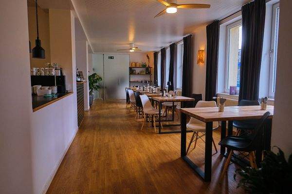 Frühstücksraum (akt)