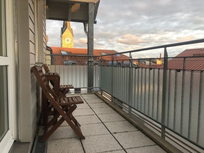 Top Lage! Tolle 2 Zimmer im 4. Stock mit EBK, Balkon und Bergblick, superzentral in Holzkirchen