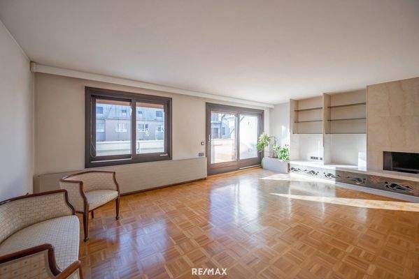 Wohnzimmer mit Ausgang auf die Terrasse