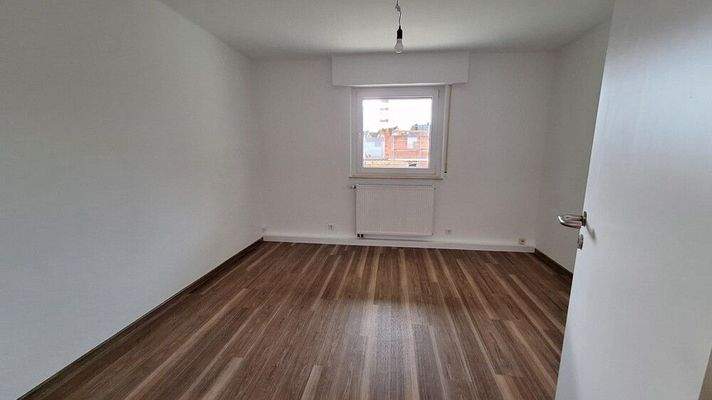 Reich der Kleinen oder helles Arbeitszimmer