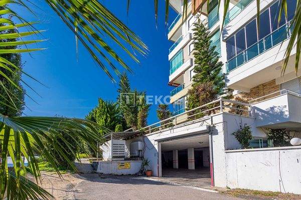 Furnished Duplex Seaside Apartment in Alanya