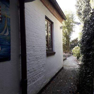 Laubengang mit Blick zum Garten