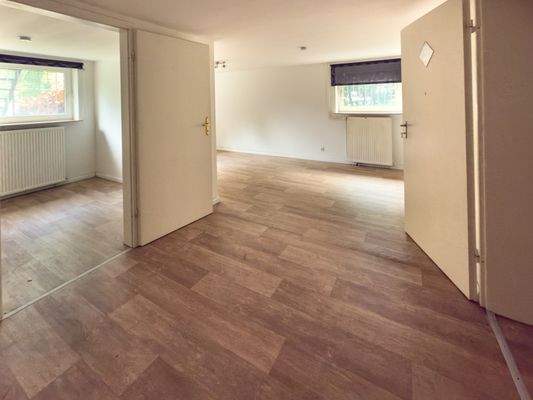 Wohnlich ausgebauter Keller 