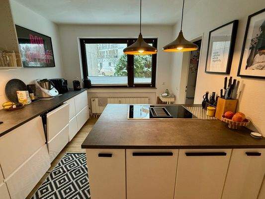 Küche mit Kochinsel.jpg