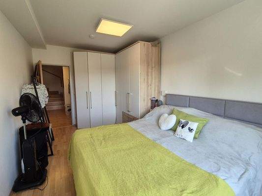 Schlafzimmer untere Ebene