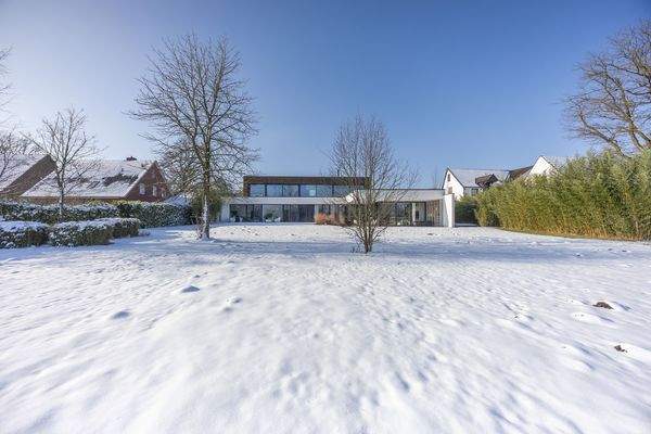 Hausansicht aus dem Garten