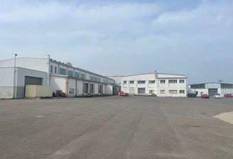 Haupthalle mit Freifläche