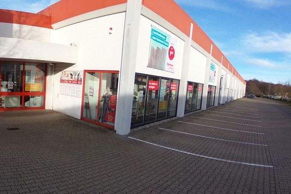 Eingangsbereich Fachmarkt