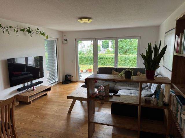 2-Zimmer-Wohnung im Erdgeschoss mit sonniger Terrasse und Einbauküche - Foto 1