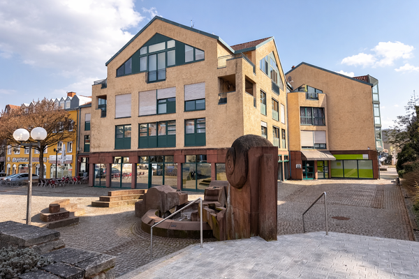 Zentrale Lage direkt neben dem Rathaus in Losheim am See