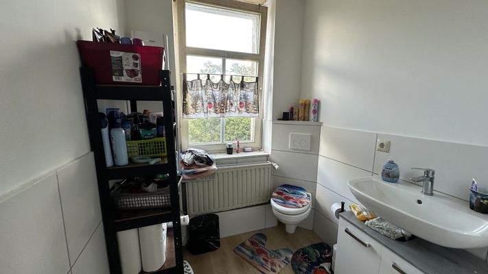 Bad mit Dusche 1. OG