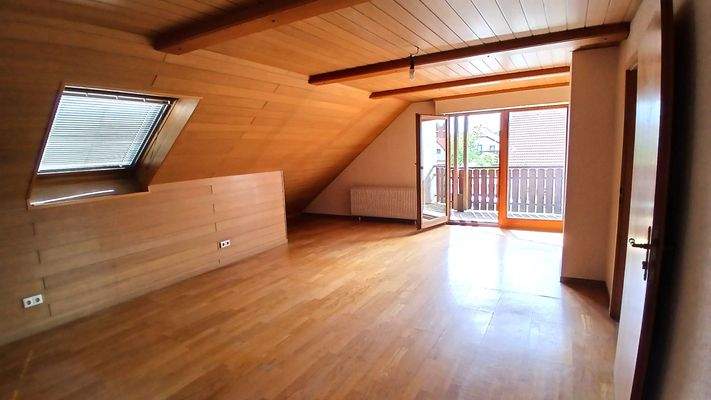 OG - Blick ins Wohn-u. Esszimmer mit Balkon zur Sü