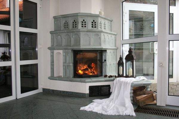 Wintergarten mit Kamin