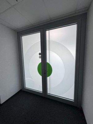 Zugang Büro-/Laborflächen