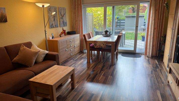 Wohnzimmer mit Terrasse