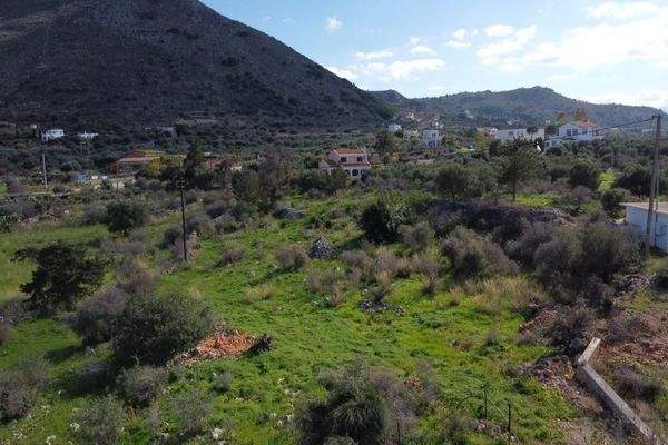 Kreta, Kokkino Chorio: Landschaftlich reizvolles Grundstück mit Meerblick zu verkaufen