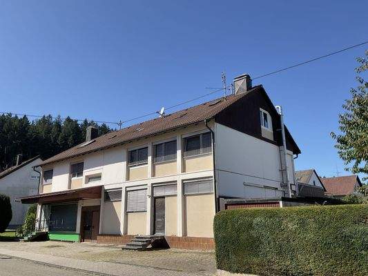 Front- und Seitenansicht