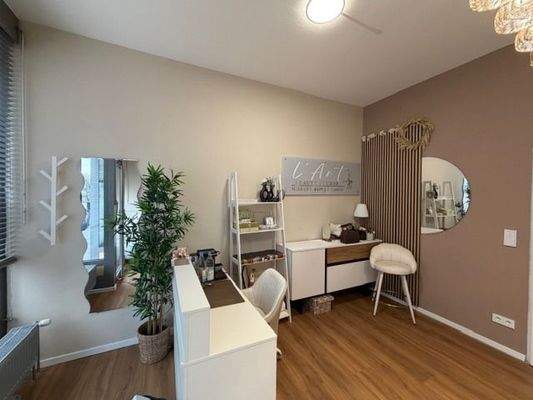 Raum ca. 16 qm linke Seite