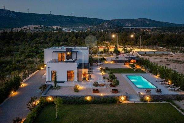 6.500 m² großes Grundstück