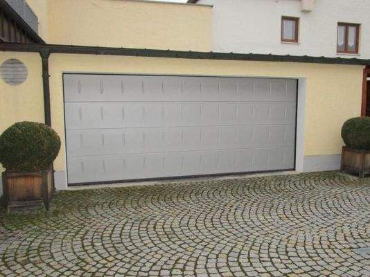 Doppelgarage mit Rolltor